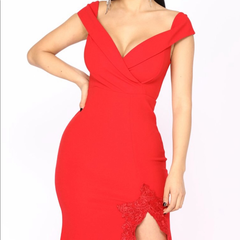 Red Dress - Picture 3 of 4